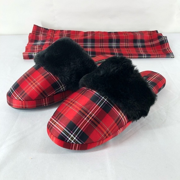 Victoria's Secret Plaid Slippers - Red and Black Size M - Picture 3 of 9